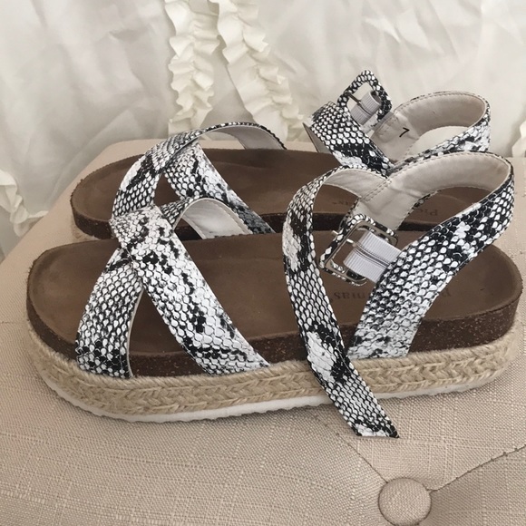 Pierre dumas snakeskin wedges Clearance